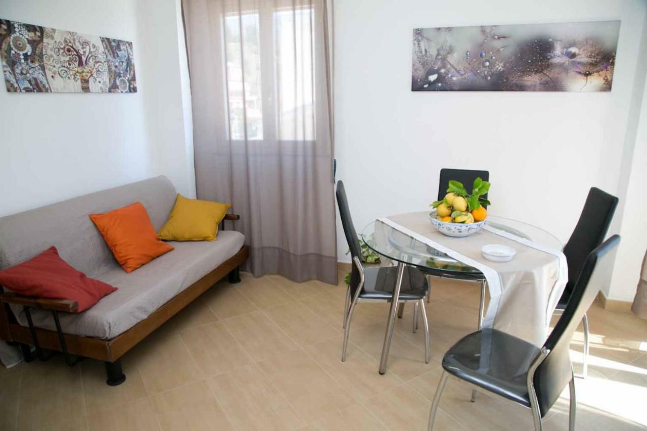 Lolita Holidays Giardini-Naxos Exterior foto
